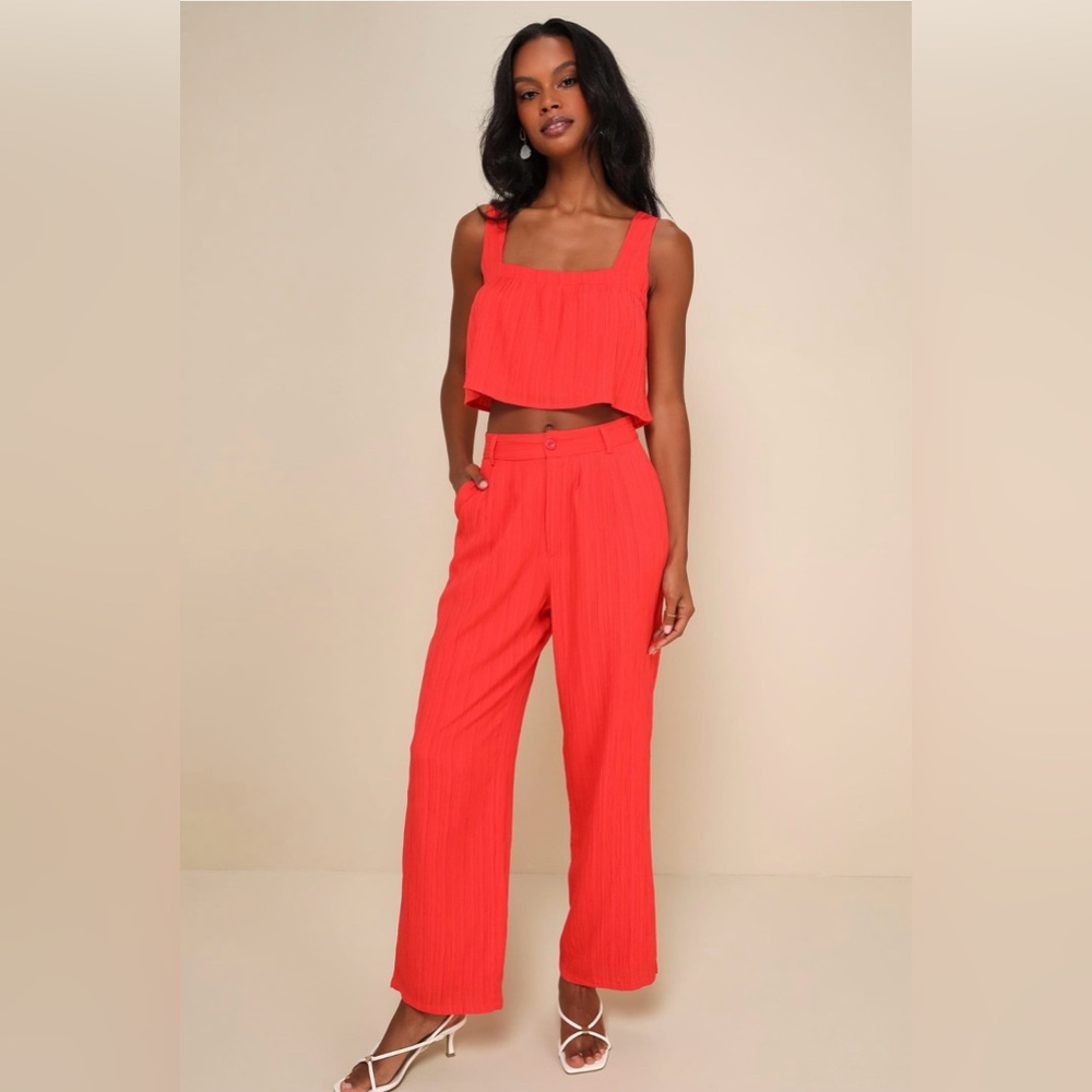 Red Sleeveless Linen Crop Top With Pant.
Top M: 35-36”
Bottoms SM: waist 26-27” - Picture 1 of 4